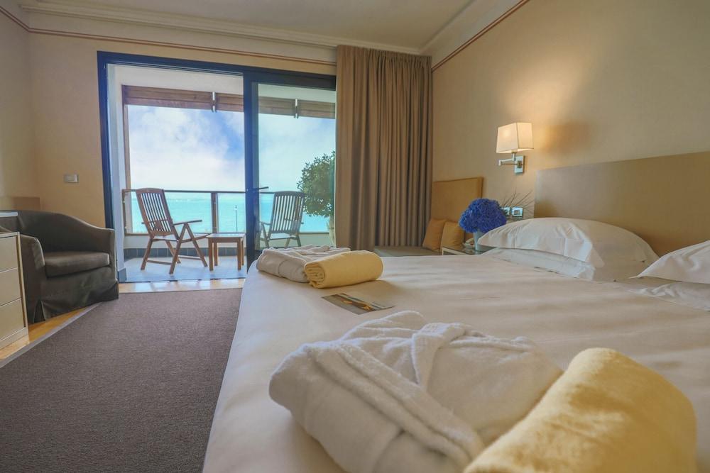 Hotel Acquaviva Del Garda Desenzano del Garda Dış mekan fotoğraf