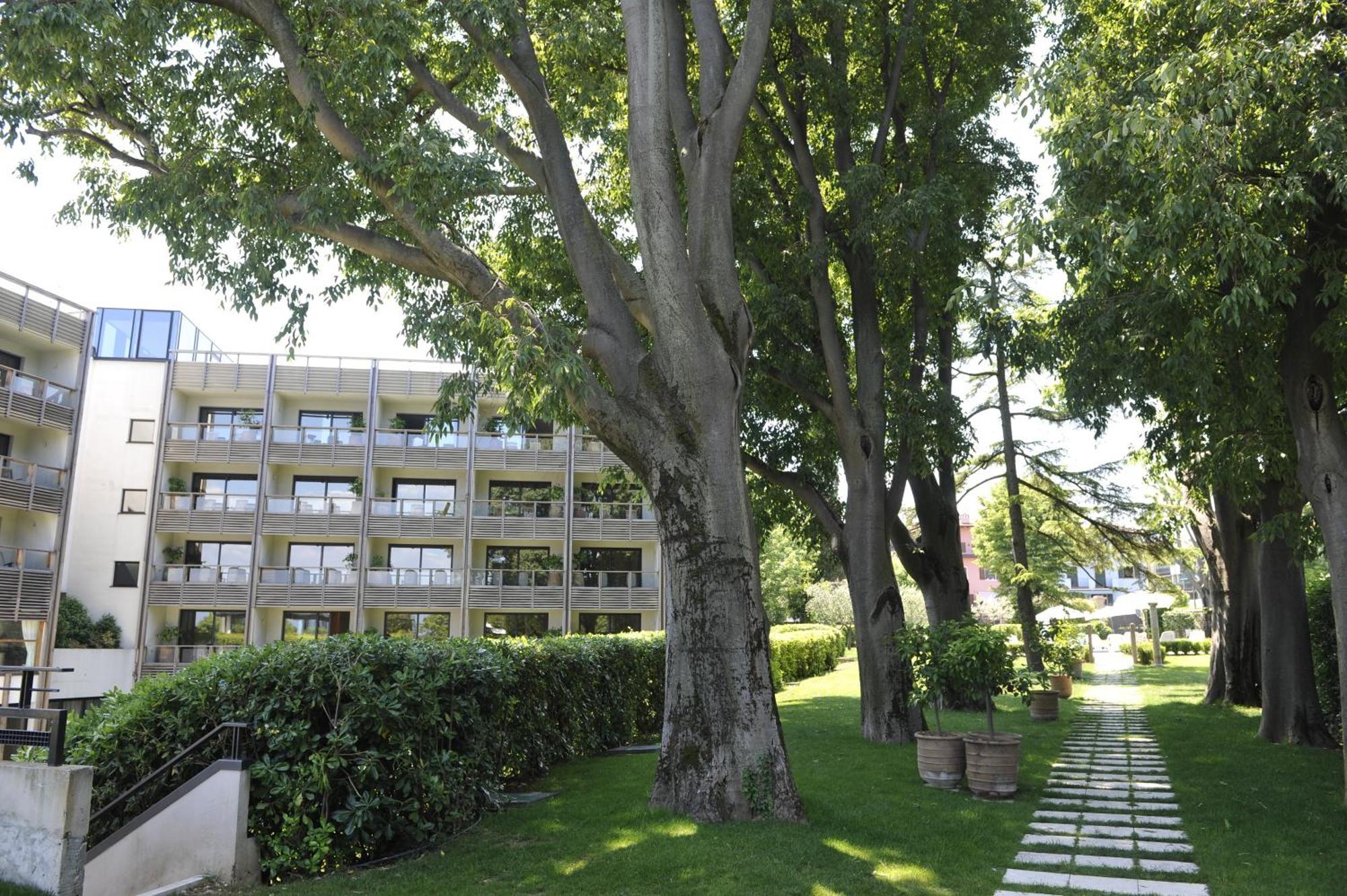Hotel Acquaviva Del Garda Desenzano del Garda Dış mekan fotoğraf