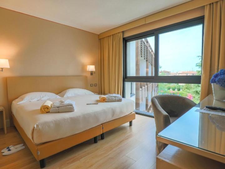 Hotel Acquaviva Del Garda Desenzano del Garda Dış mekan fotoğraf